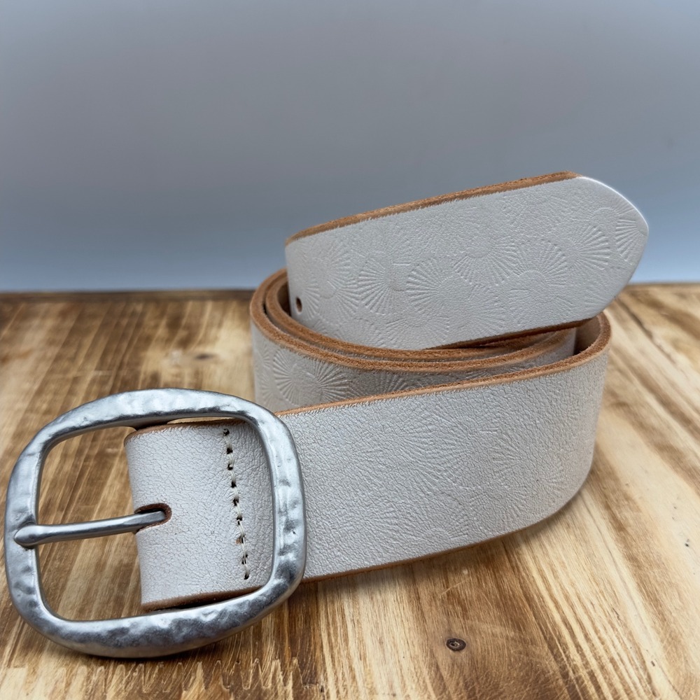 Gap 1969 Belt White Embossed Leather Hammered Buckle USA XS Coastal Western